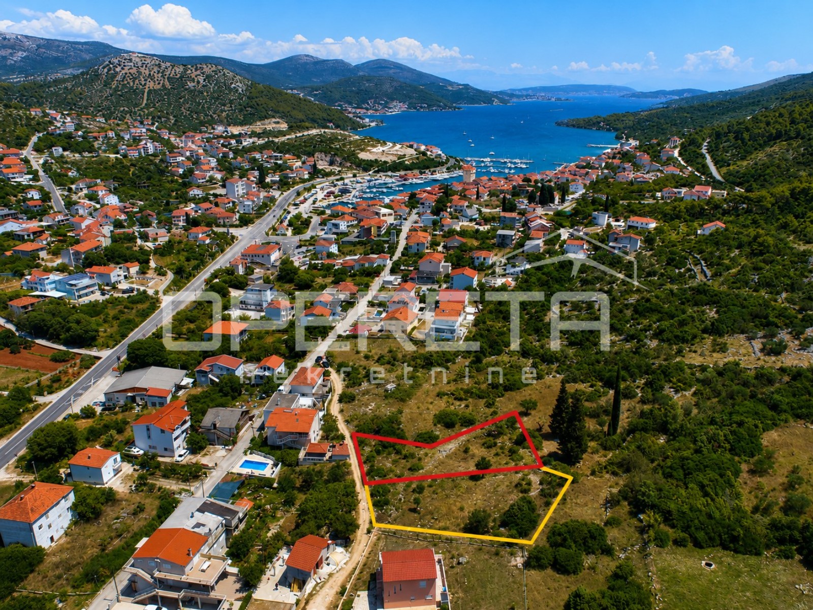 Građevinsko zemljište 500 m do mora, Marina, Trogir