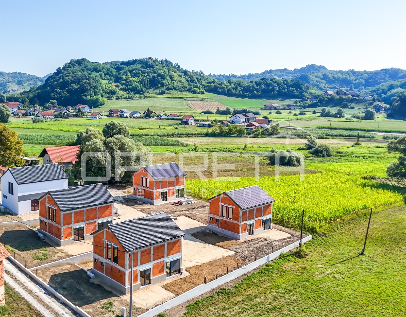 VERKAUF, HAUS, NEUBAU, IVANIĆ DESINIČKI, DESINIĆ, NKP 105 m2 (BRP 114 m2)