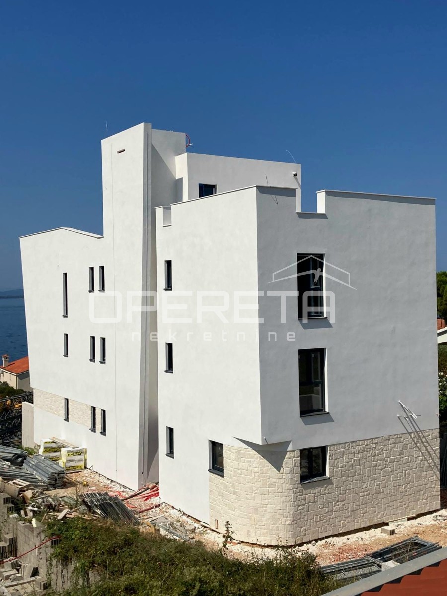 Novogradnja - Dvoetažni stan s vrtom 95 m2, prizemlje, Kožino, Zadar